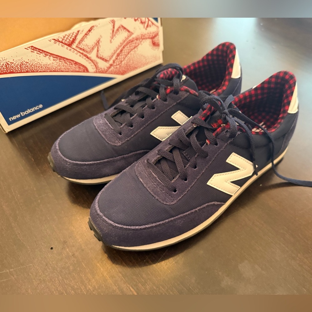 New Balance Men's Dark Blue and White Sneakers